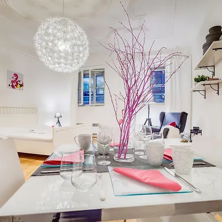 White & Woody Quadrio Apartments Apartment