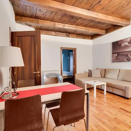 Apartment White & Woody Quadrio Apartments Prague