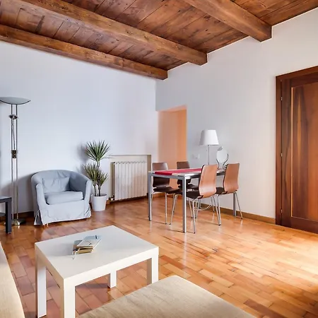 Apartment White & Woody Quadrio Apartments Prague