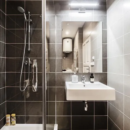 Apartment White & Woody Quadrio Apartments Prague