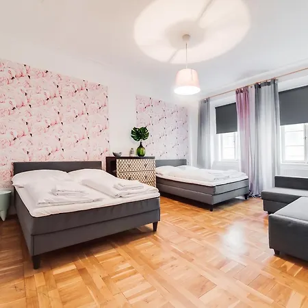 Apartment White & Woody Quadrio Apartments Prague
